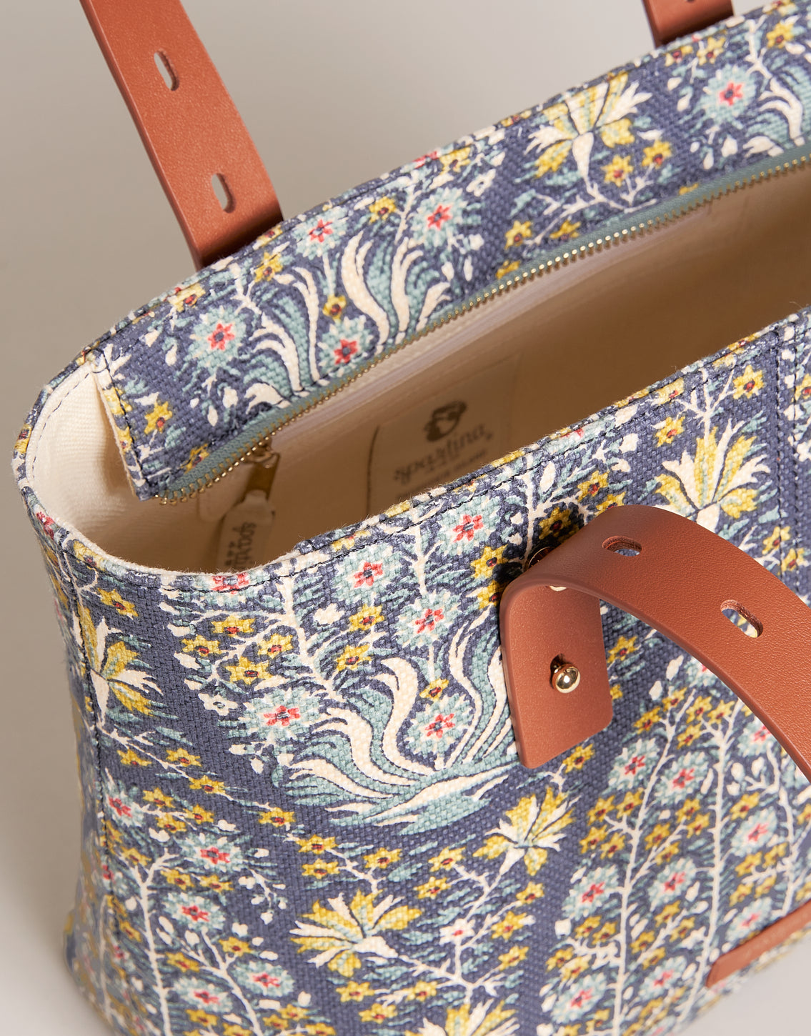 Greta Tote Jones Hundred