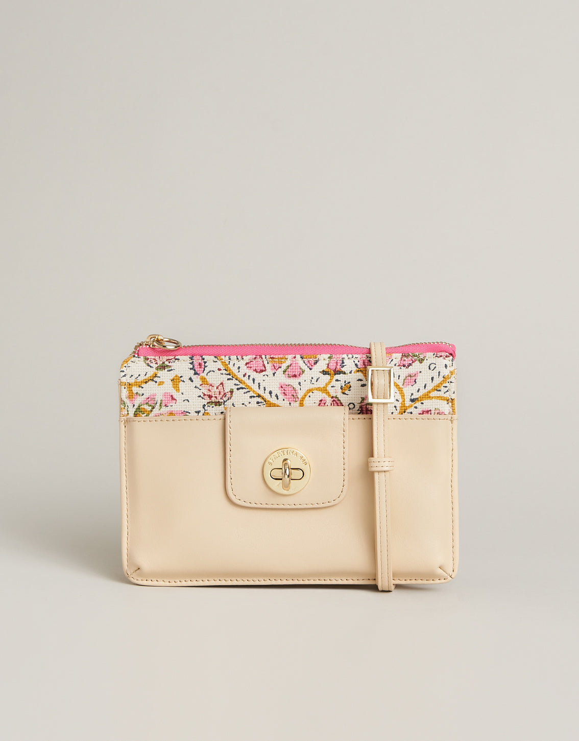 Lela Wristlet Pepper Hall