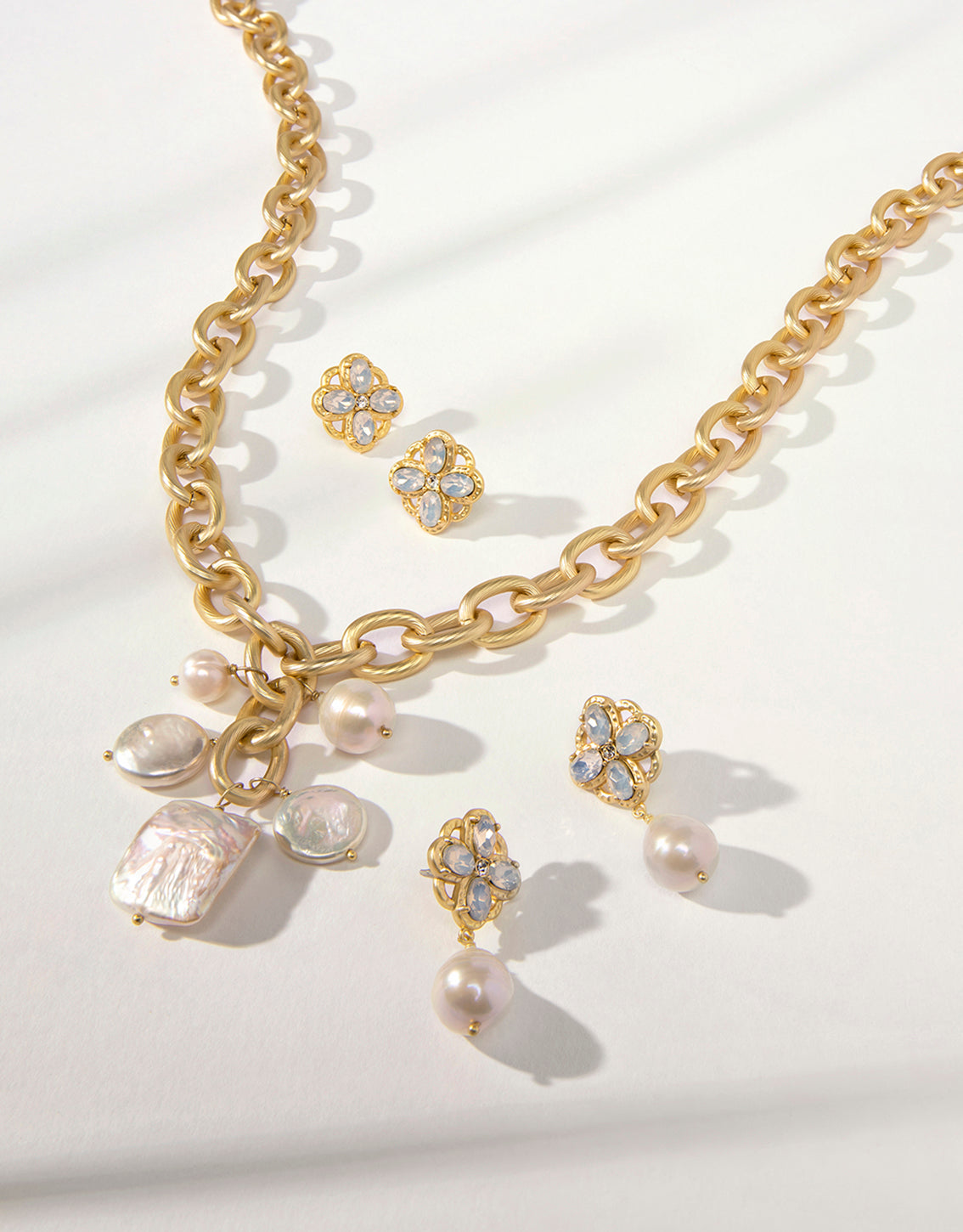 Diana Necklace Gold/Pearl