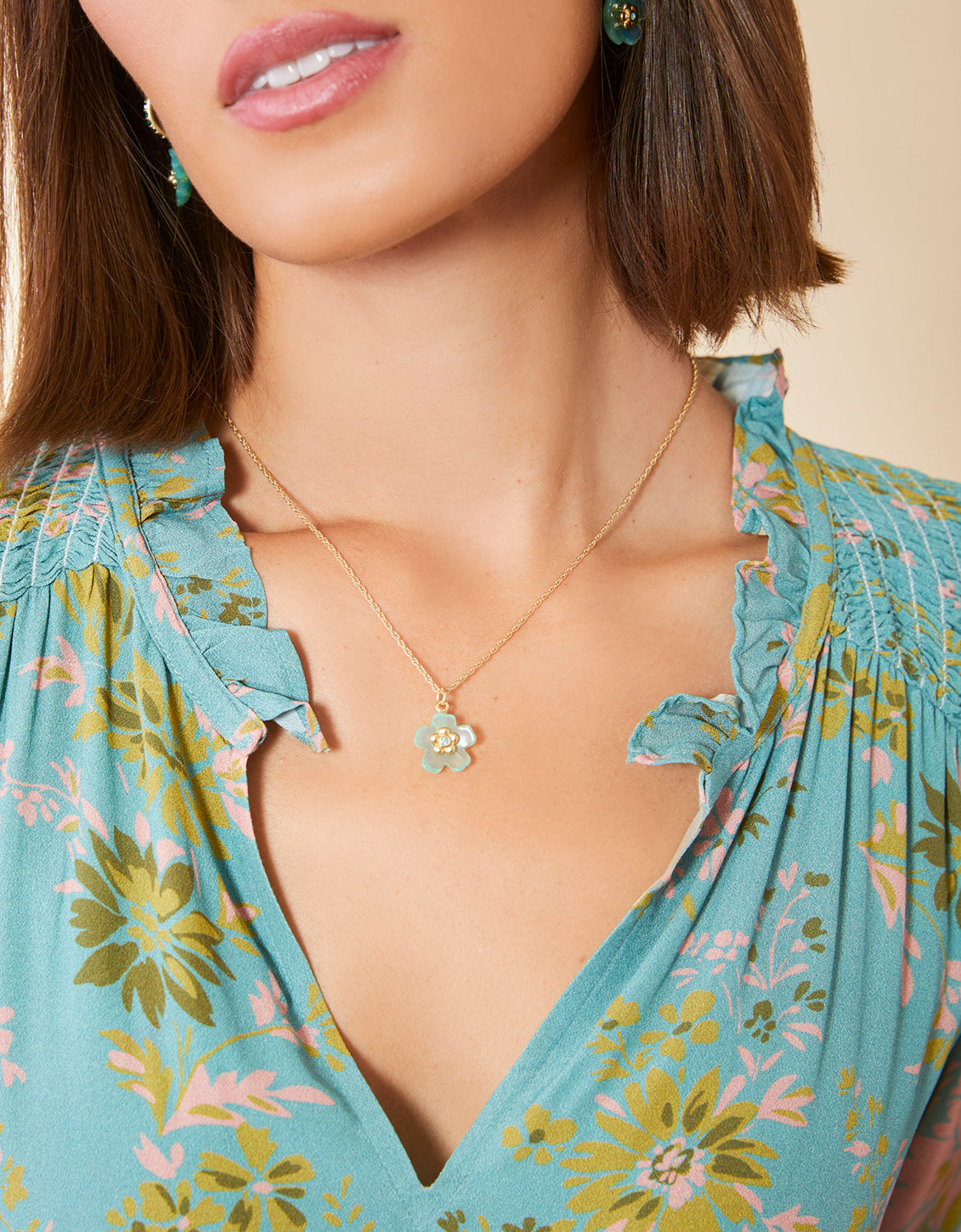 Yarrow Flower Necklace 18" Sea Foam