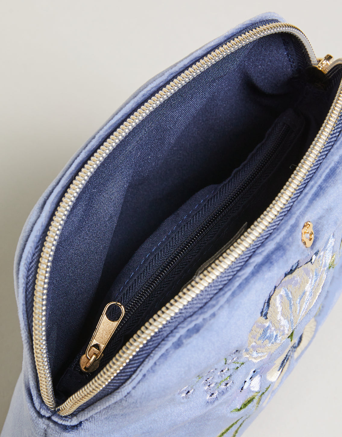  Embroidered Velvet Cosmetic Bag Blue