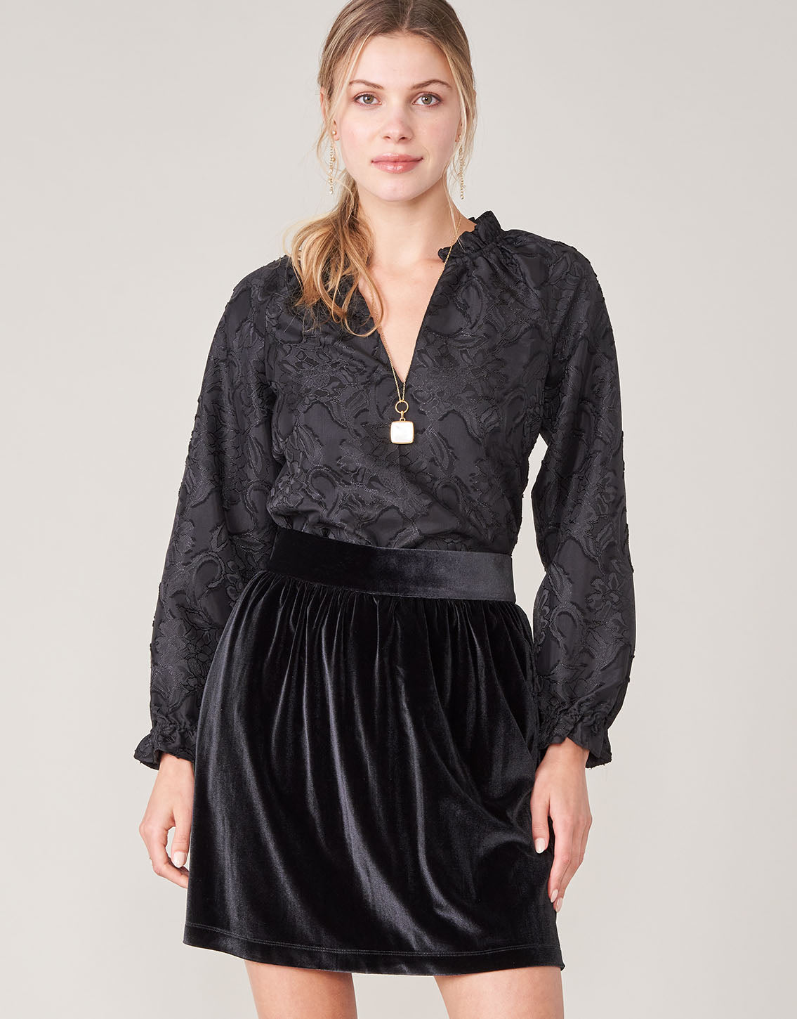  Gianna Stretch Velvet Skirt Black