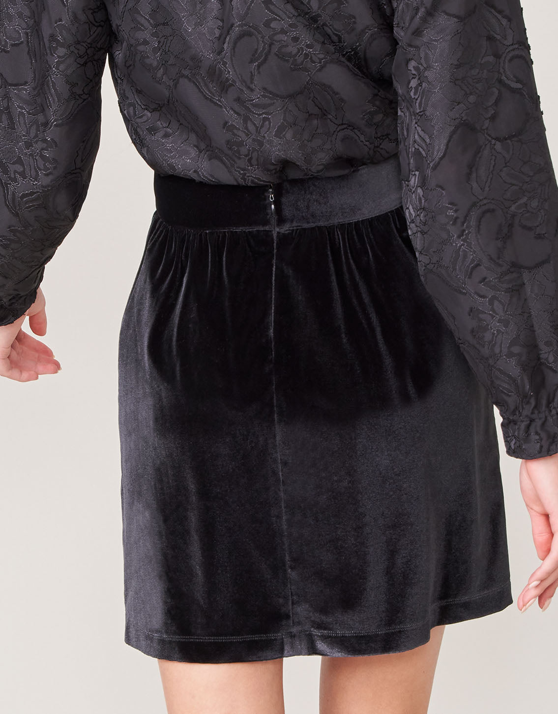  Gianna Stretch Velvet Skirt Black