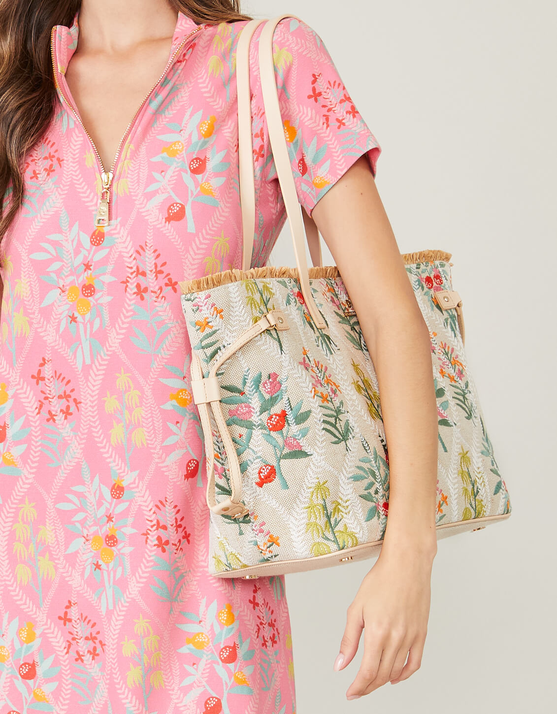  Jetsetter Tote Queenie Topiary Flax
