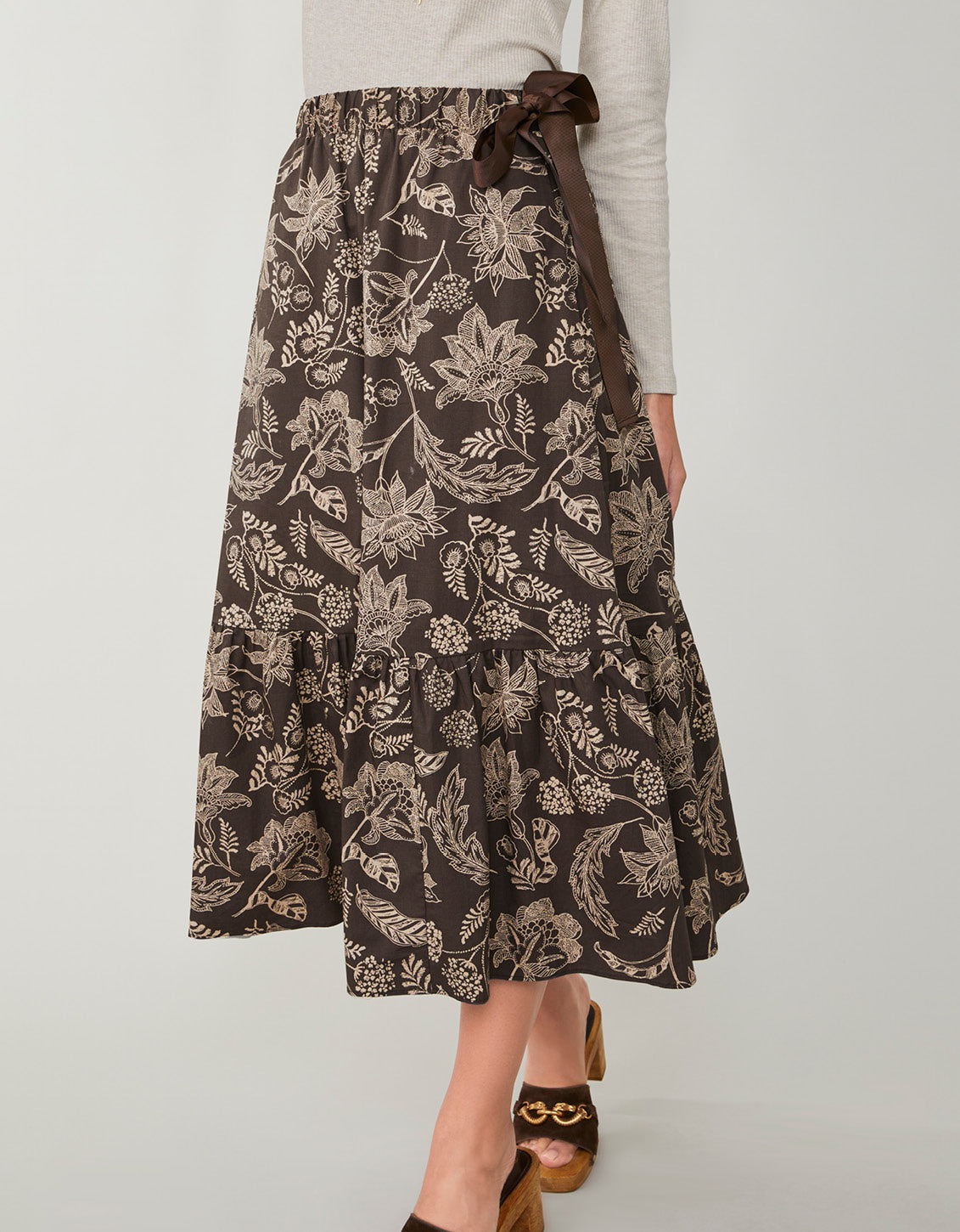  Adaleigh Skirt Maritime Forest Field Blooms Ash Gray