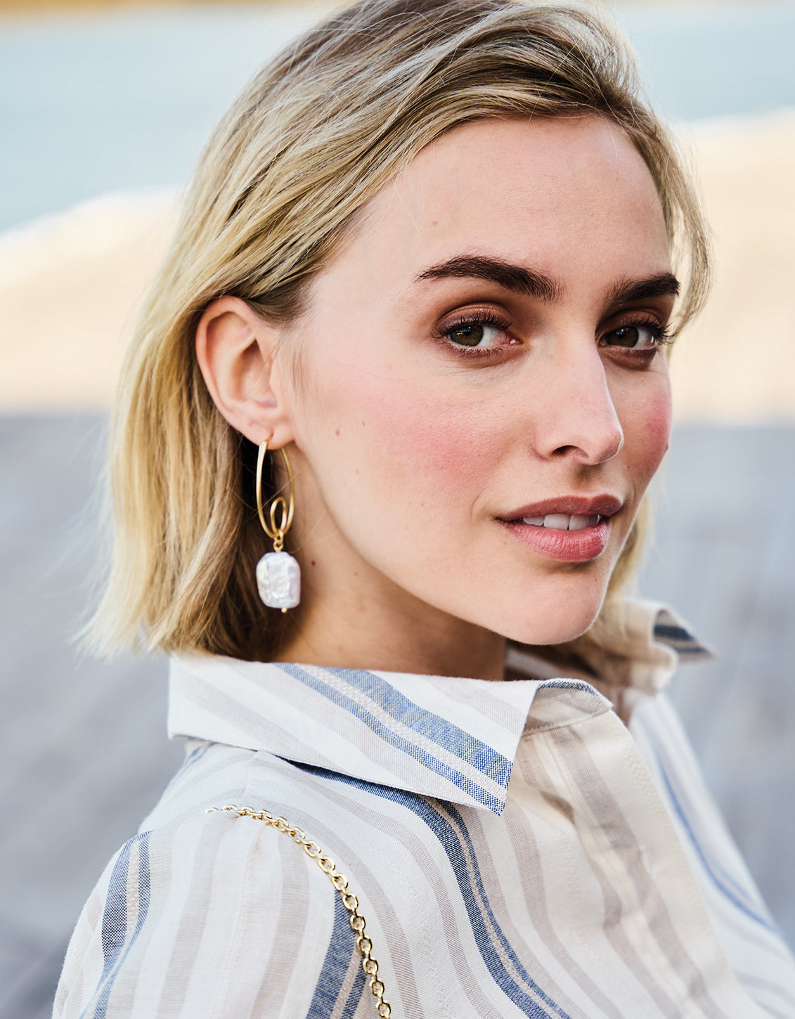  Loopy Hoop Earrings Pearl
