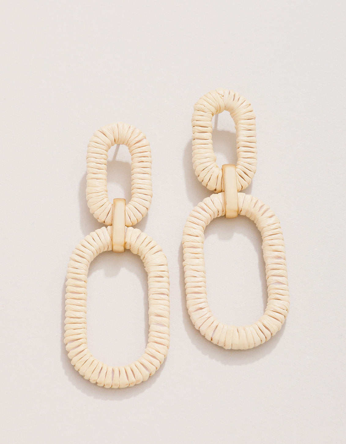  Straw Link Earrings Natural