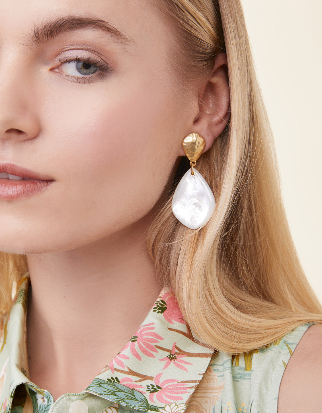  Enclave Earrings Mother-of-Pearl