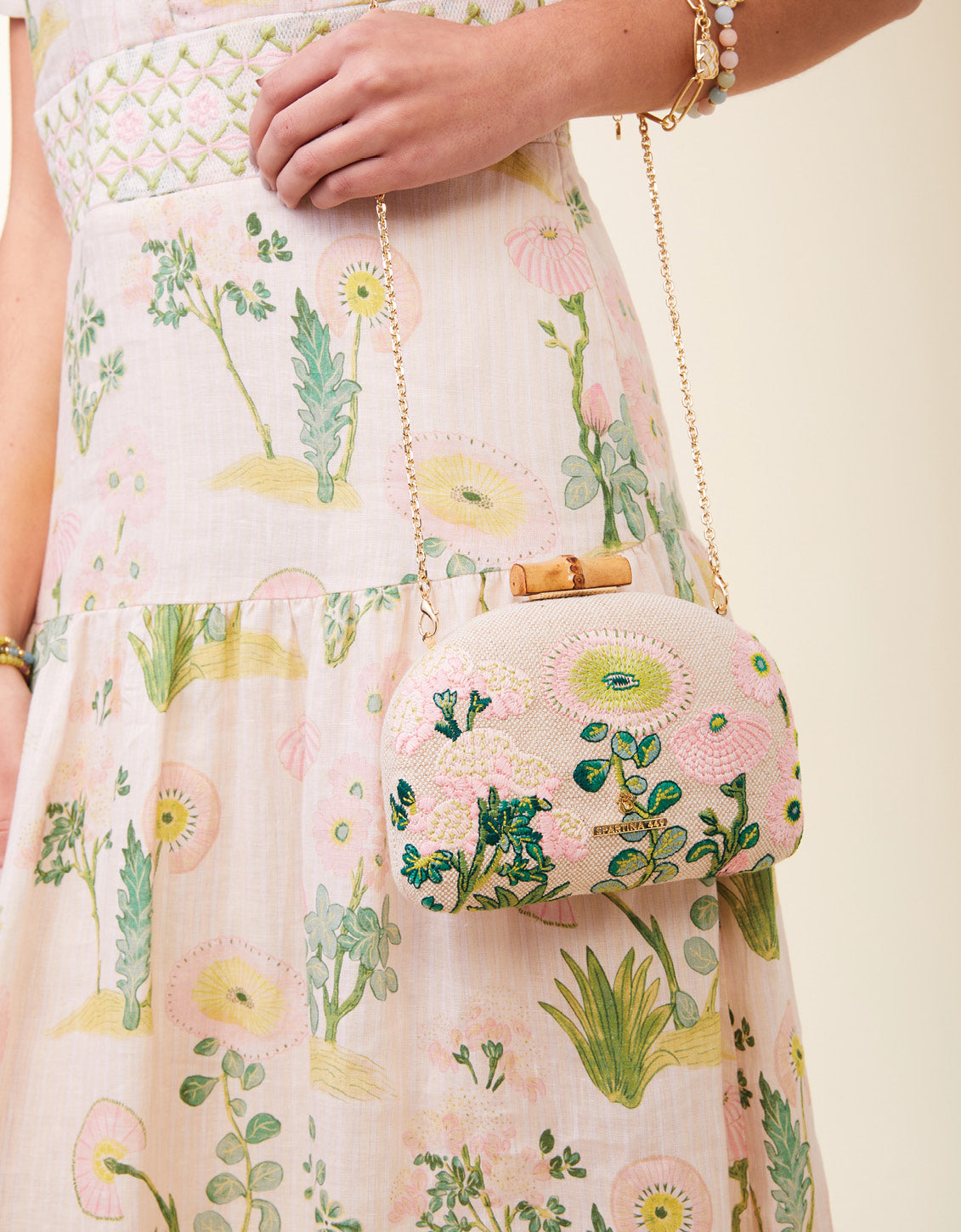  Minaudiere Floral Sprigs