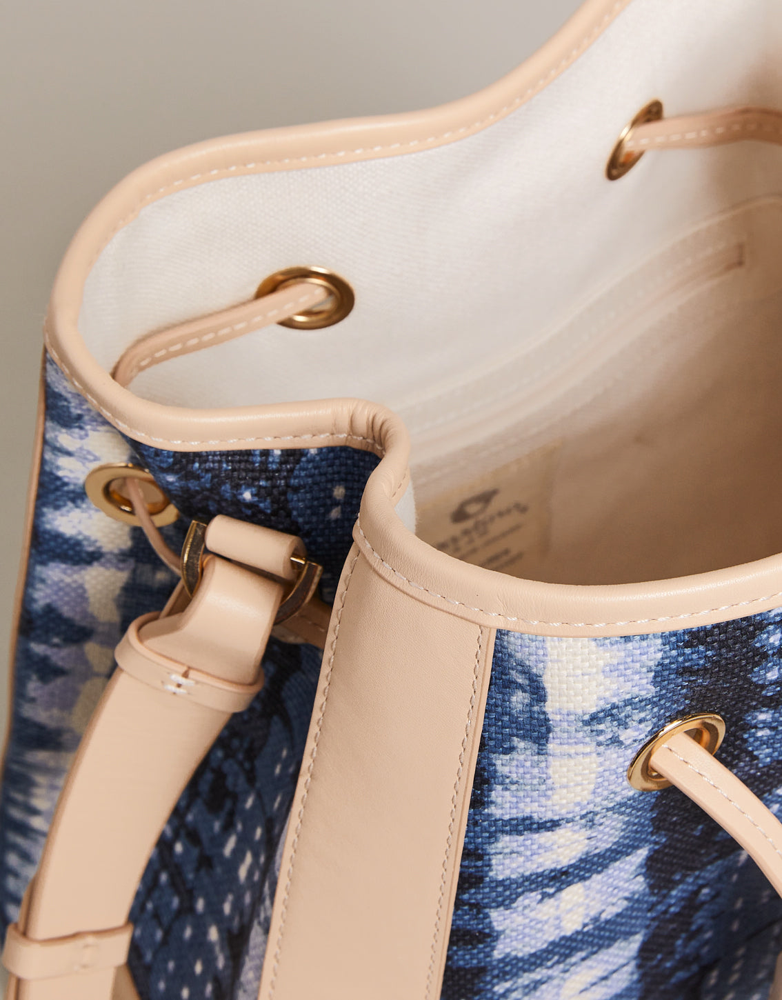  Vivian Drawstring Crossbody Oyster Factory Tides