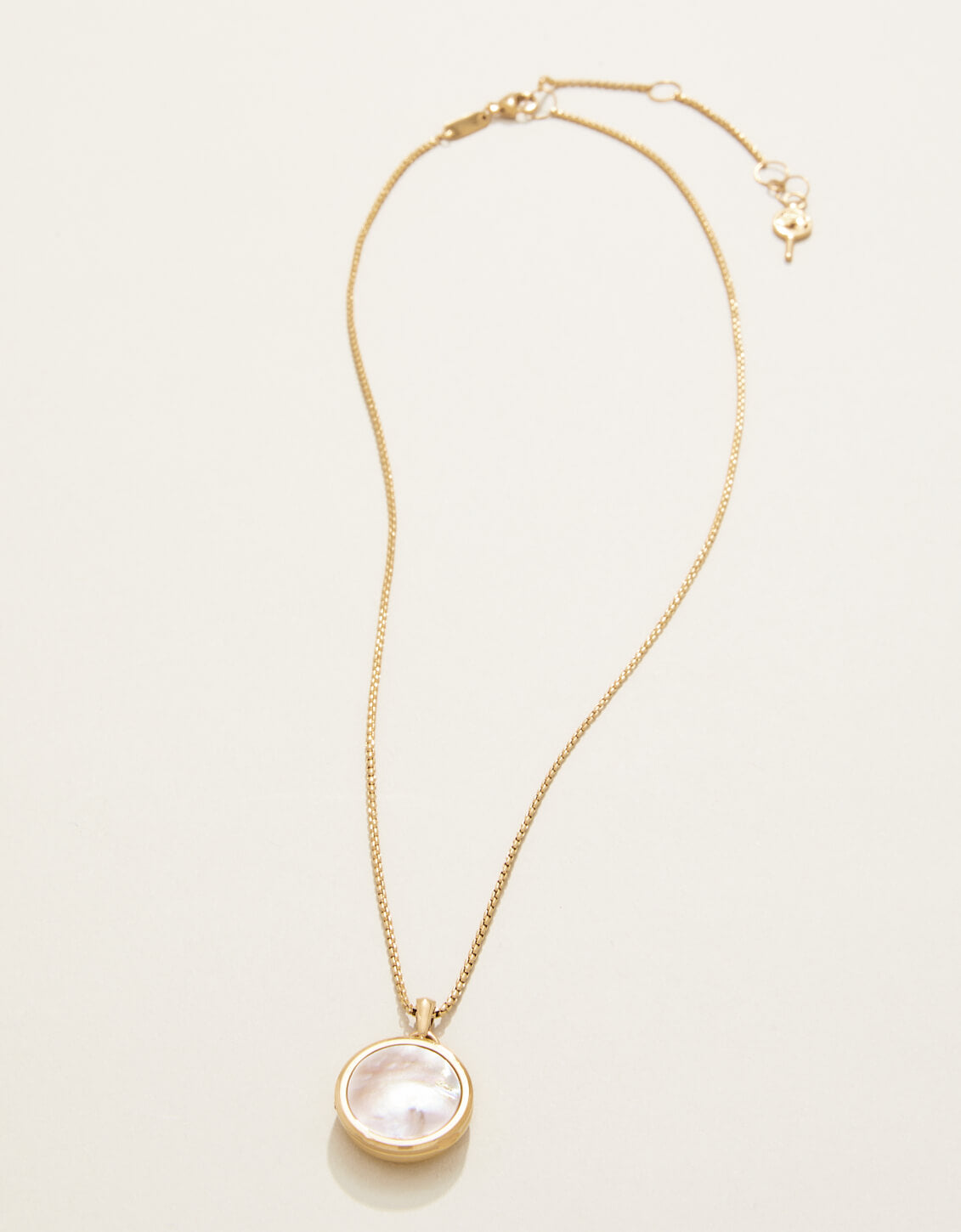  Mini Round Locket Necklace 18" Mother-of-Pearl