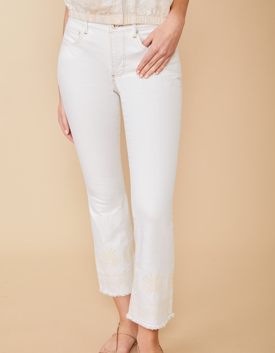  Ellington Kick Flare Jean Pearl White Embroidery