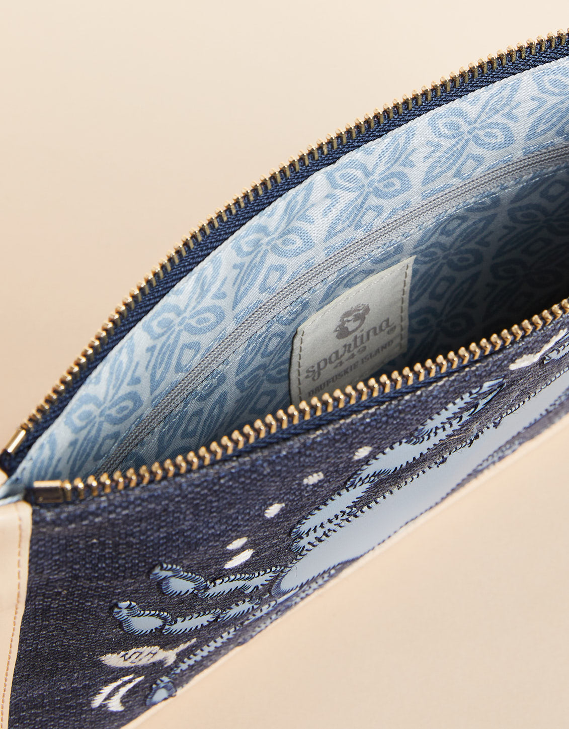  Applique Wristlet Hamilton Crab