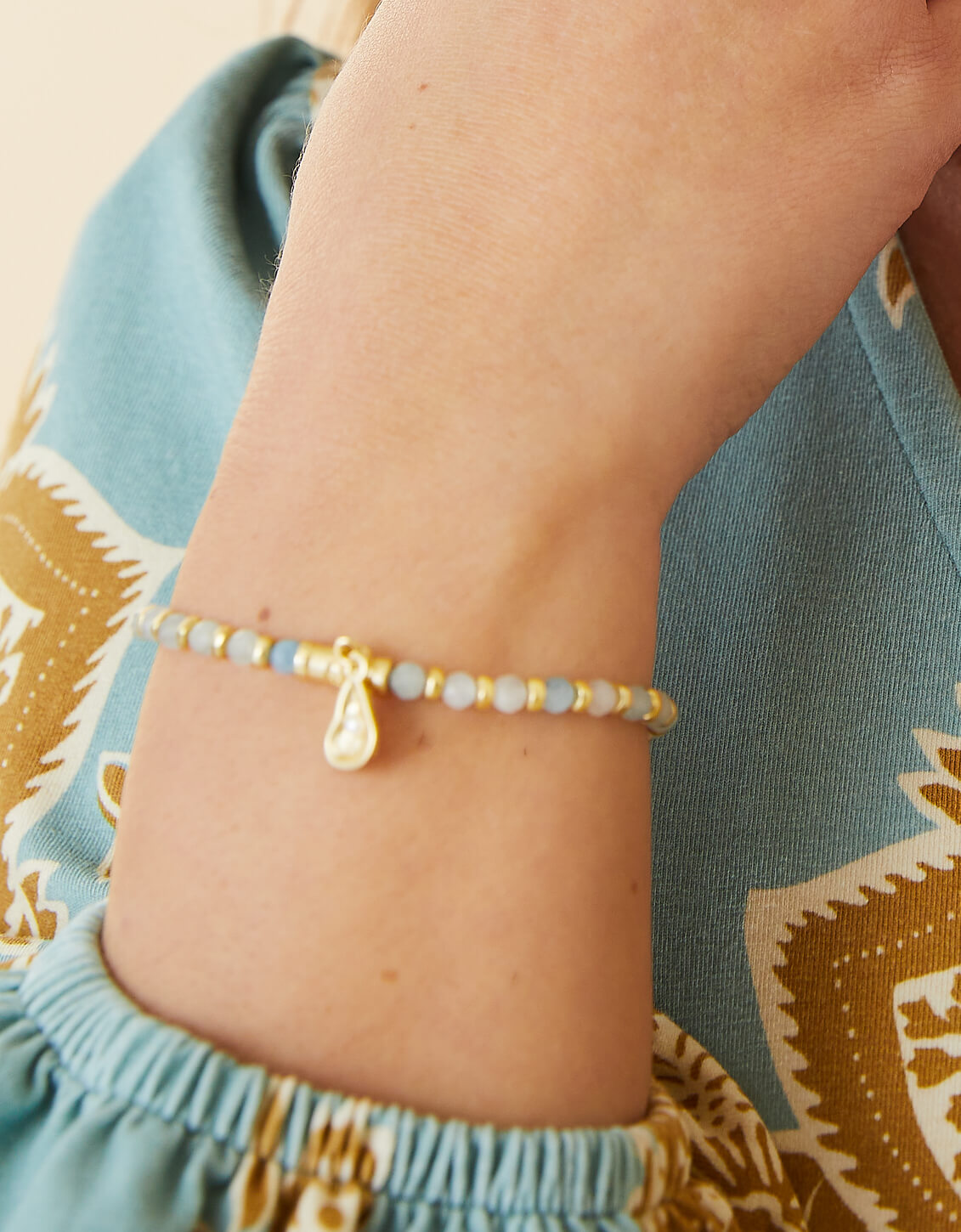  Calm Waters Stretch Bracelet Aquamarine