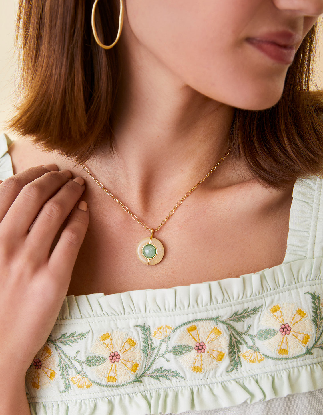  Centered Stone Necklace 18" White/Jade