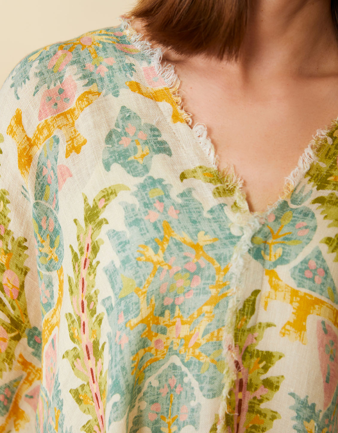  Rynn Linen Poncho Sugar Mill Damask Flax
